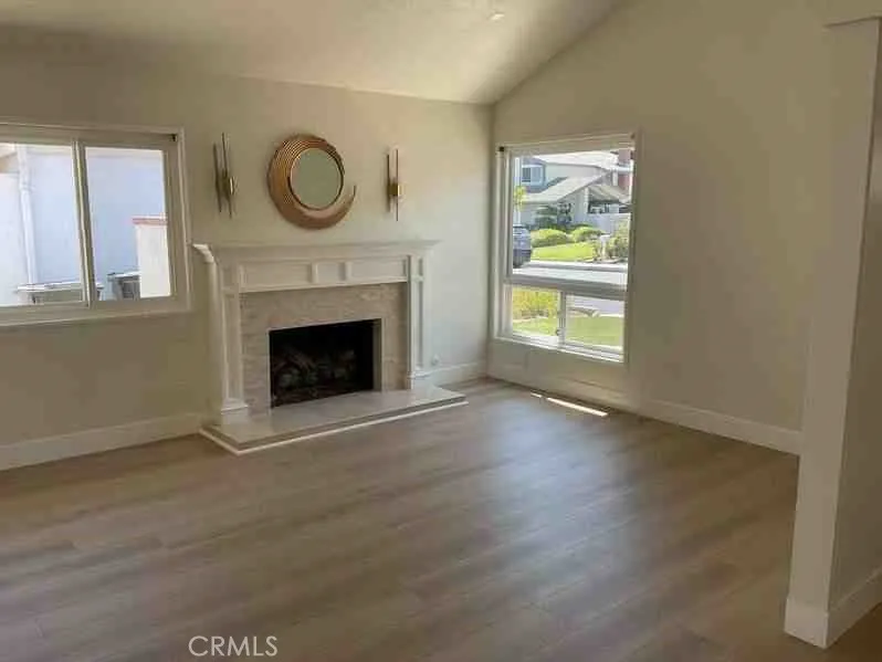 6437 E Calle Del Norte Anaheim, CA 92807