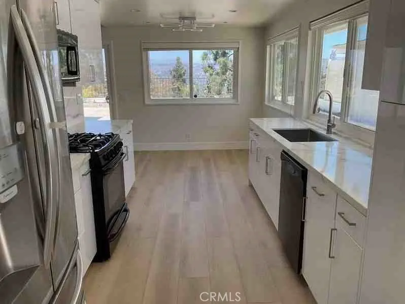 6437 E Calle Del Norte Anaheim, CA 92807