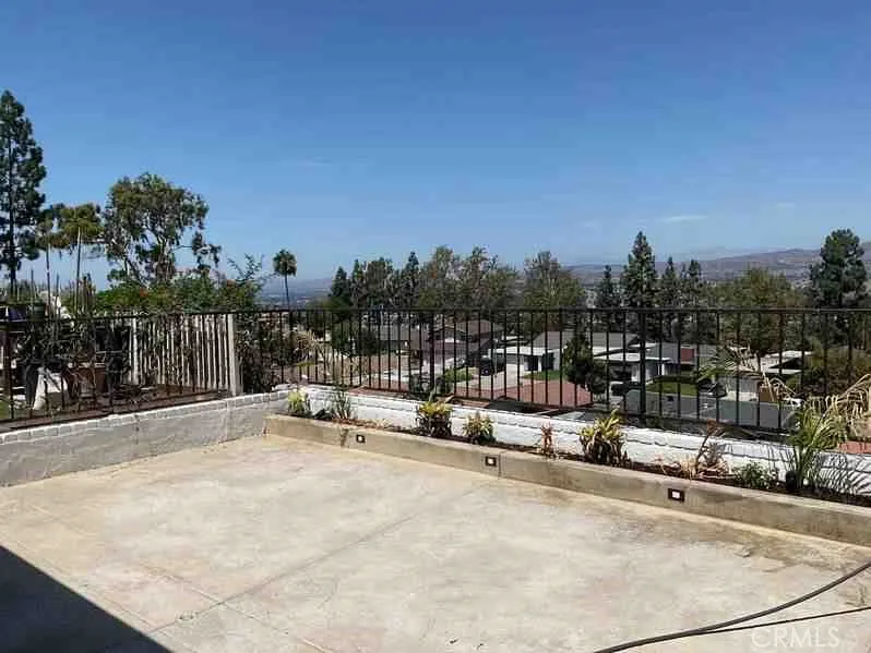 6437 E Calle Del Norte Anaheim, CA 92807