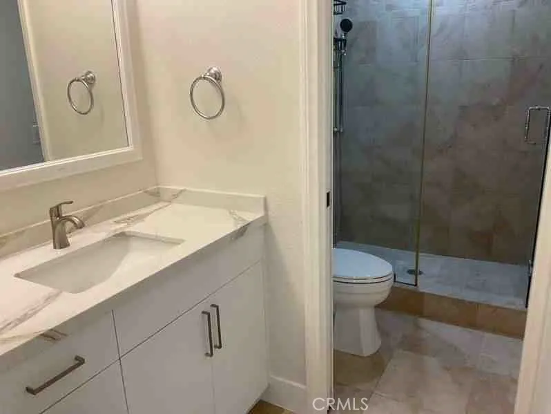 6437 E Calle Del Norte Anaheim, CA 92807