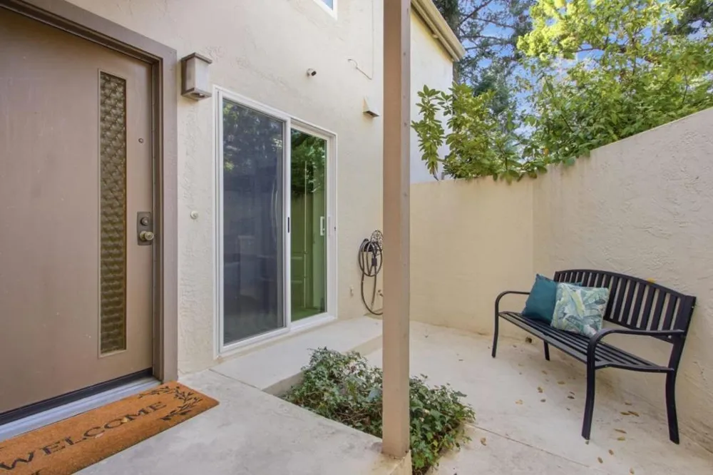 19111 Vineyard Saratoga, CA 95070