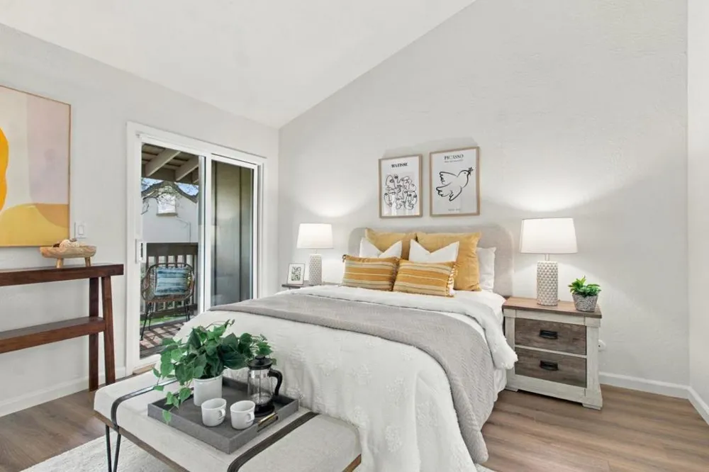 19111 Vineyard Saratoga, CA 95070