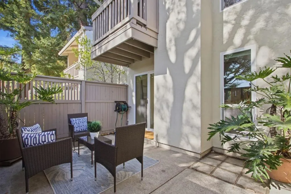19111 Vineyard Saratoga, CA 95070