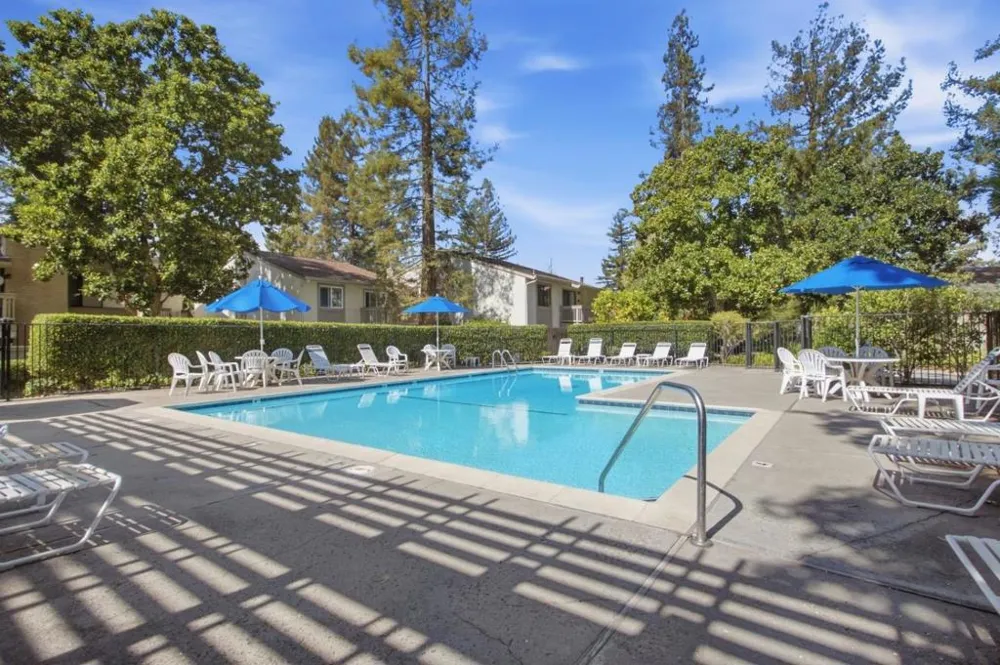 19111 Vineyard Saratoga, CA 95070