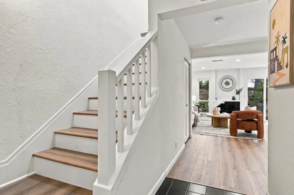19111 Vineyard Saratoga, CA 95070