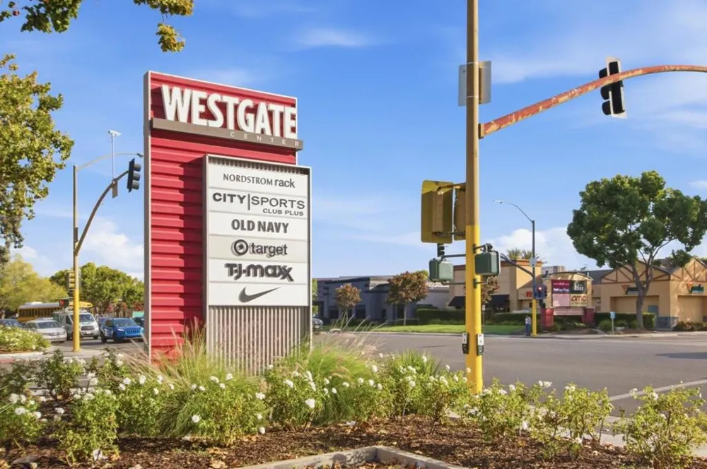 19111 Vineyard Saratoga, CA 95070