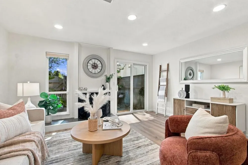 19111 Vineyard Saratoga, CA 95070
