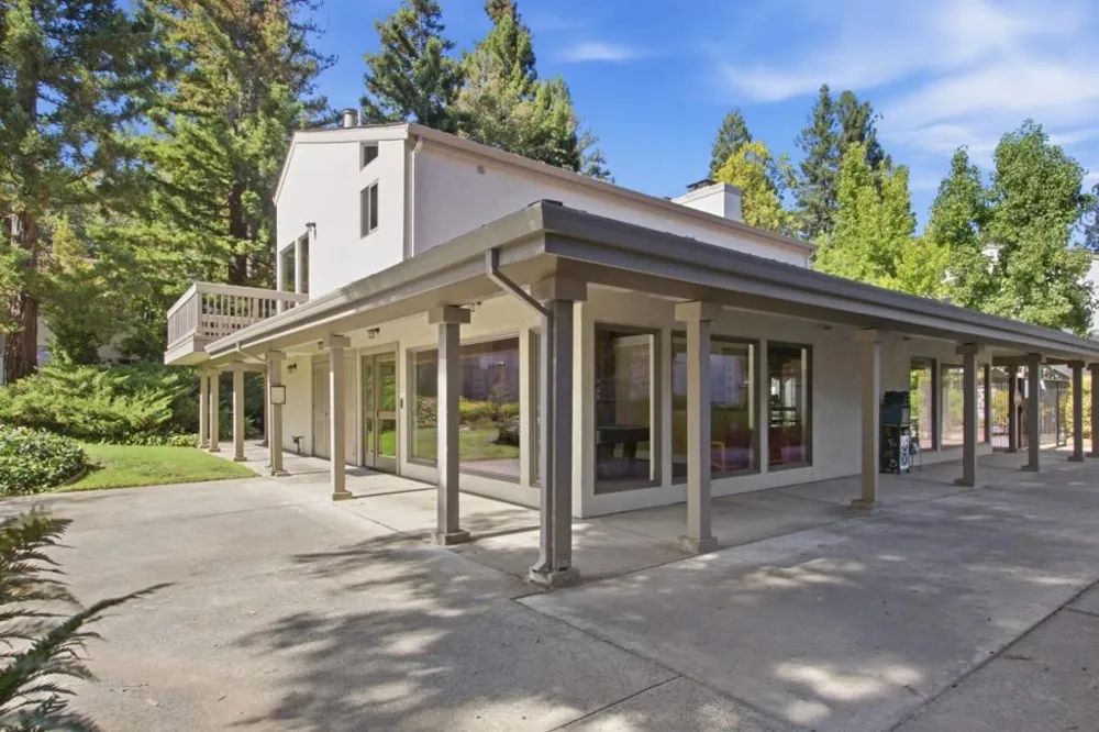 19111 Vineyard Saratoga, CA 95070
