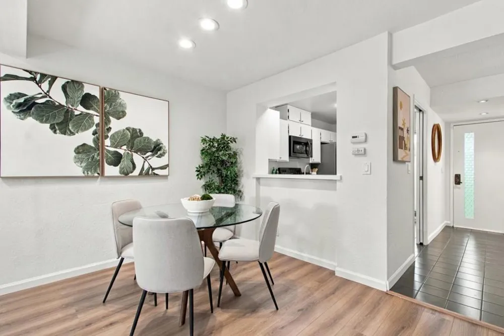 19111 Vineyard Saratoga, CA 95070