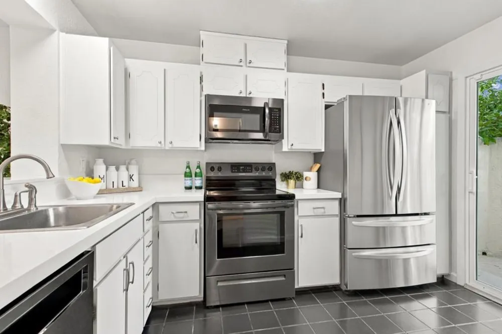 19111 Vineyard Saratoga, CA 95070