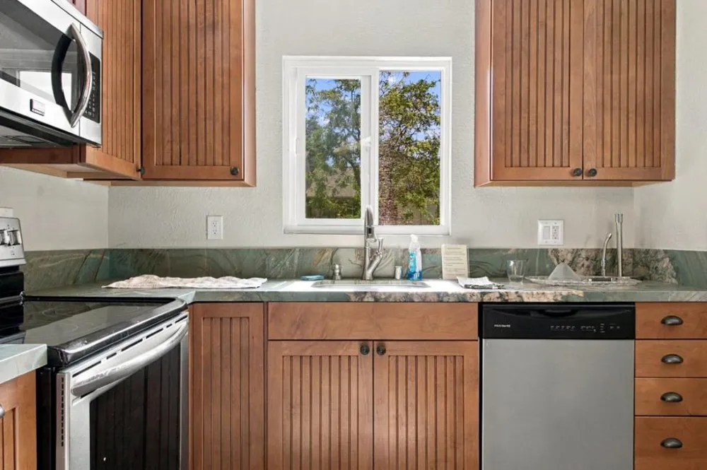 19111 Vineyard Saratoga, CA 95070