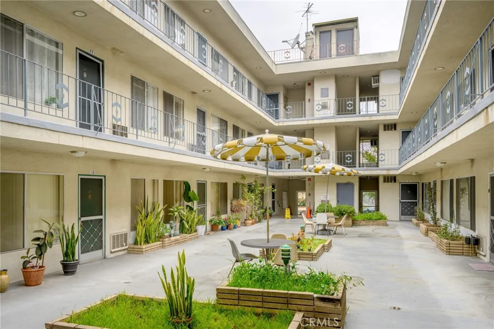 1422 Curson Avenue #3 Los Angeles, CA 90046