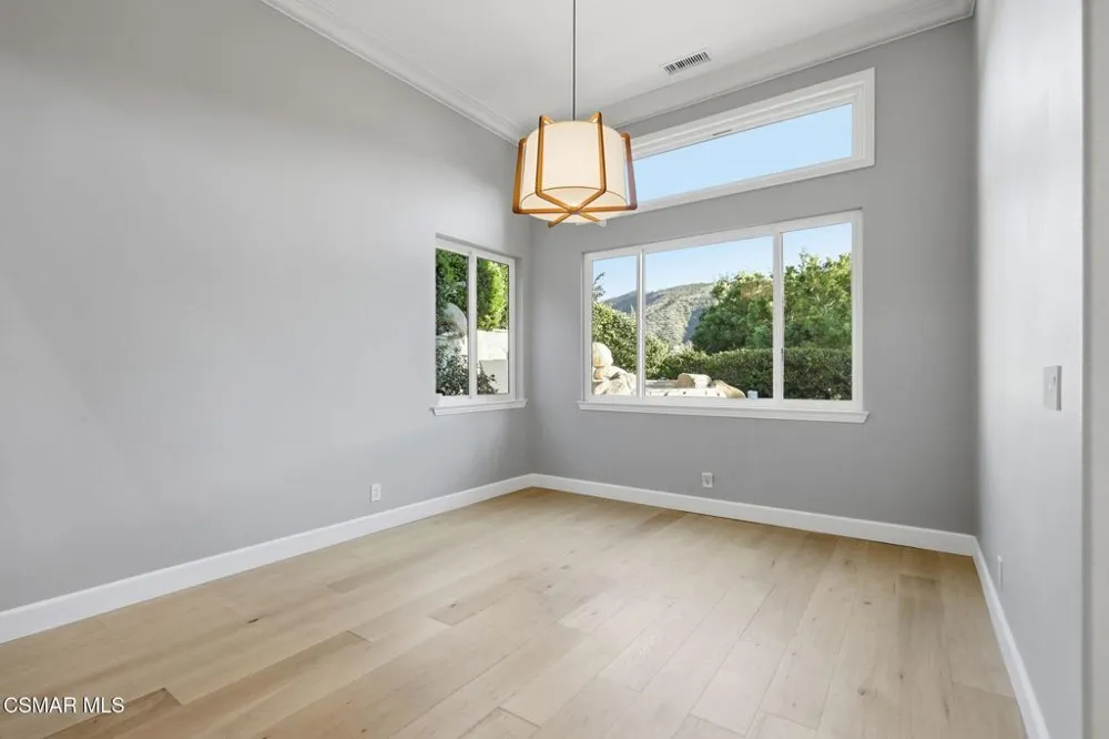 3358 Crossland Street Thousand Oaks, CA 91362