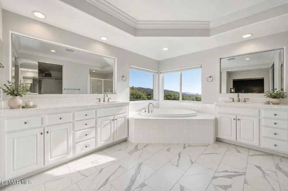 3358 Crossland Street Thousand Oaks, CA 91362