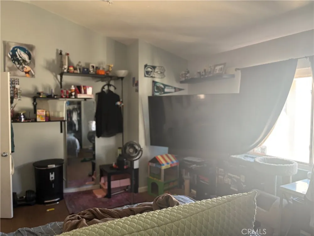 8800 Burnet #16 Los Angeles, CA 91343