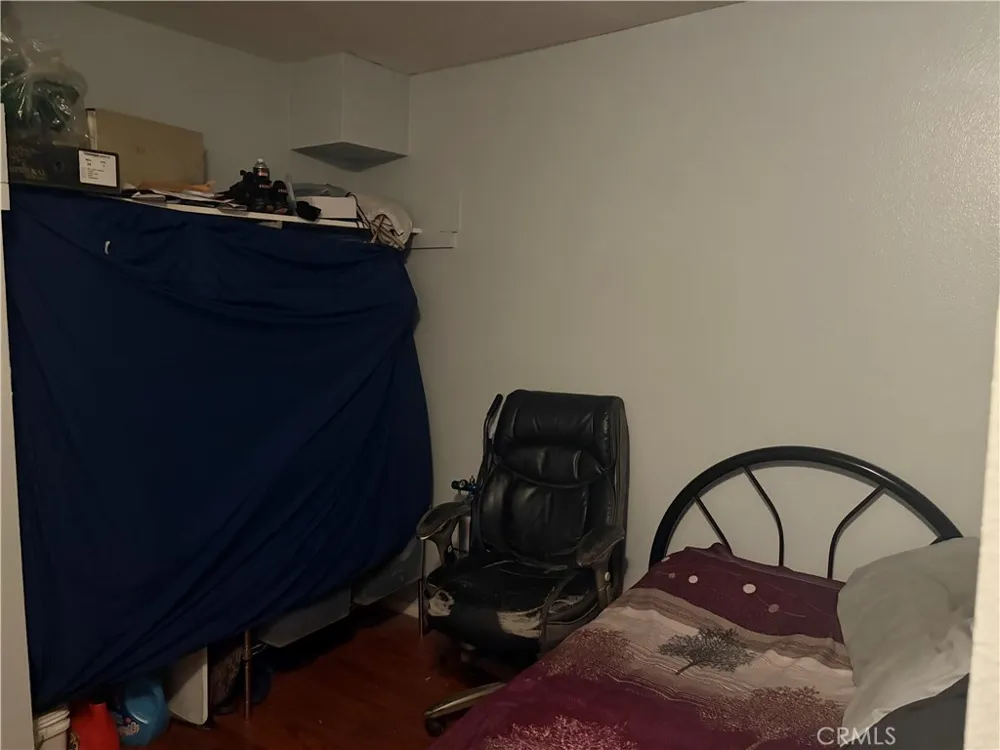 8800 Burnet #16 Los Angeles, CA 91343