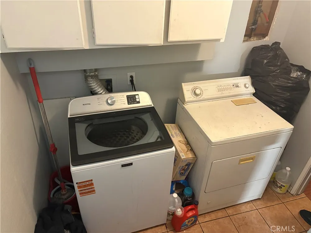 8800 Burnet #16 Los Angeles, CA 91343