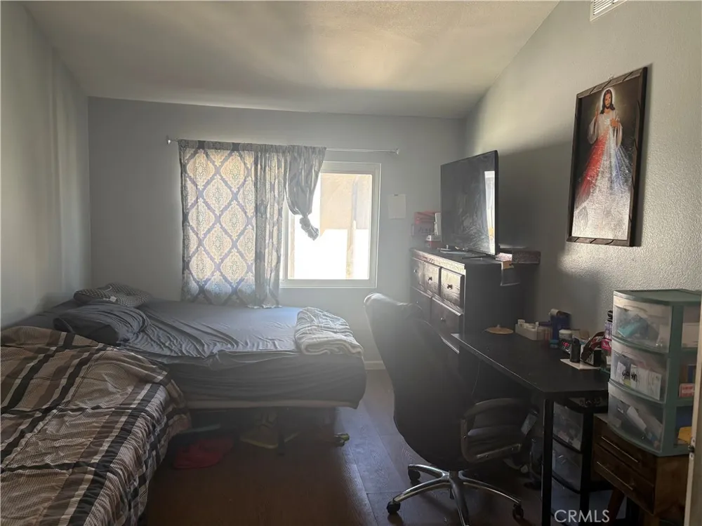 8800 Burnet #16 Los Angeles, CA 91343