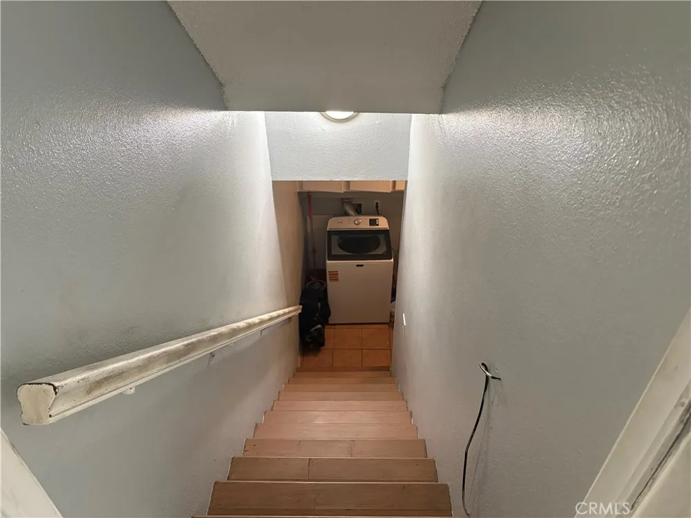 8800 Burnet #16 Los Angeles, CA 91343