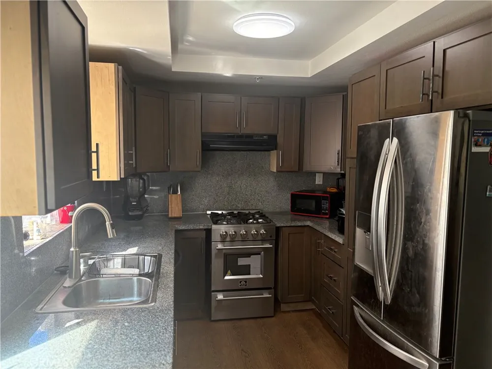 8800 Burnet #16 Los Angeles, CA 91343