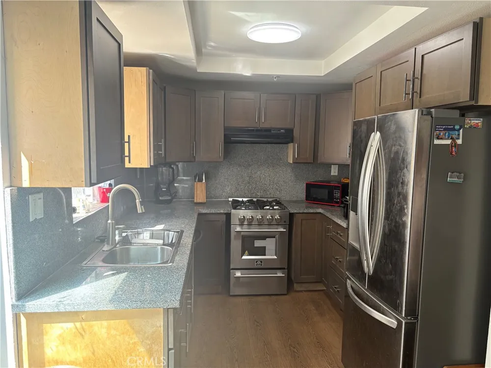 8800 Burnet #16 Los Angeles, CA 91343