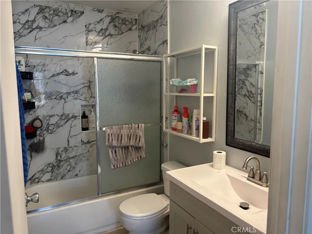 8800 Burnet #16 Los Angeles, CA 91343
