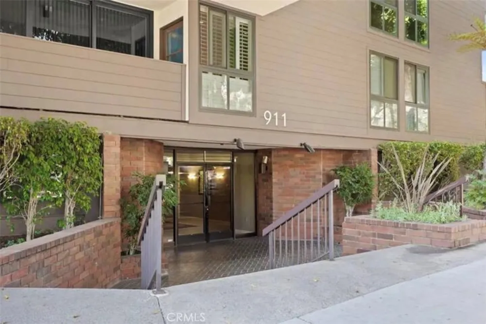 911 Kings #306 West Hollywood, CA 90069