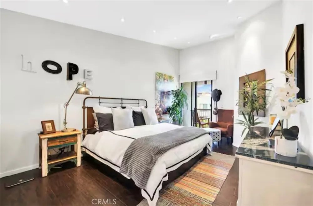 911 Kings #306 West Hollywood, CA 90069
