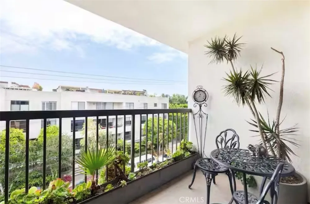 911 Kings #306 West Hollywood, CA 90069