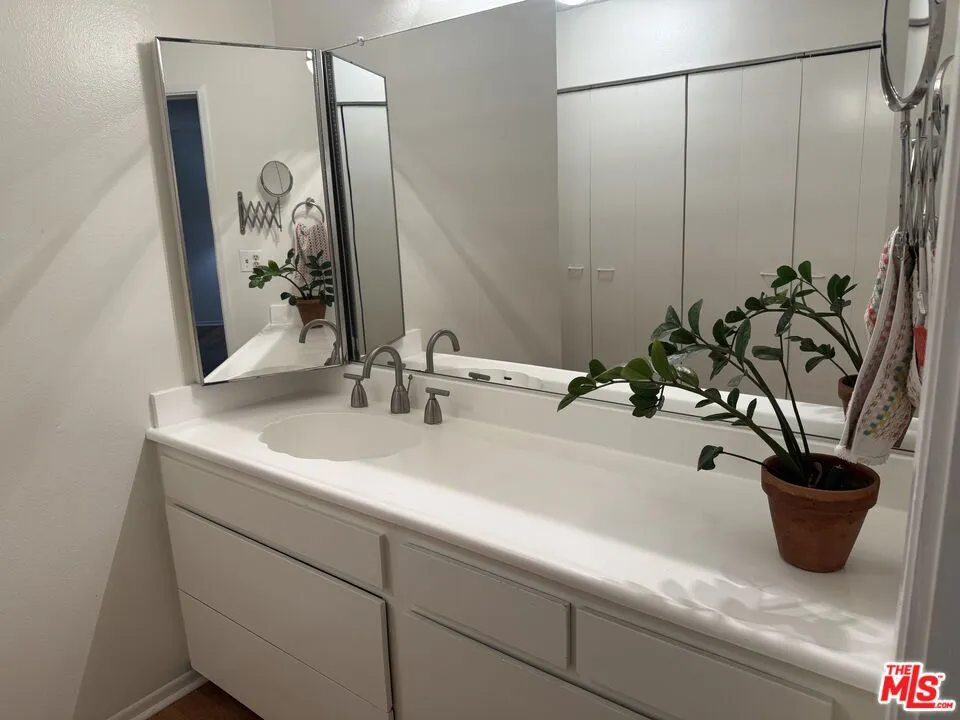 7742 Redlands Street #D3043 Los Angeles, CA 90293