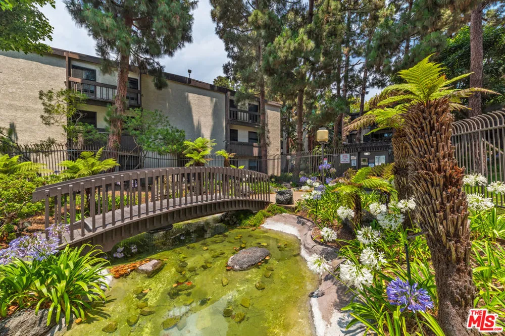 7742 Redlands Street #D3043 Los Angeles, CA 90293