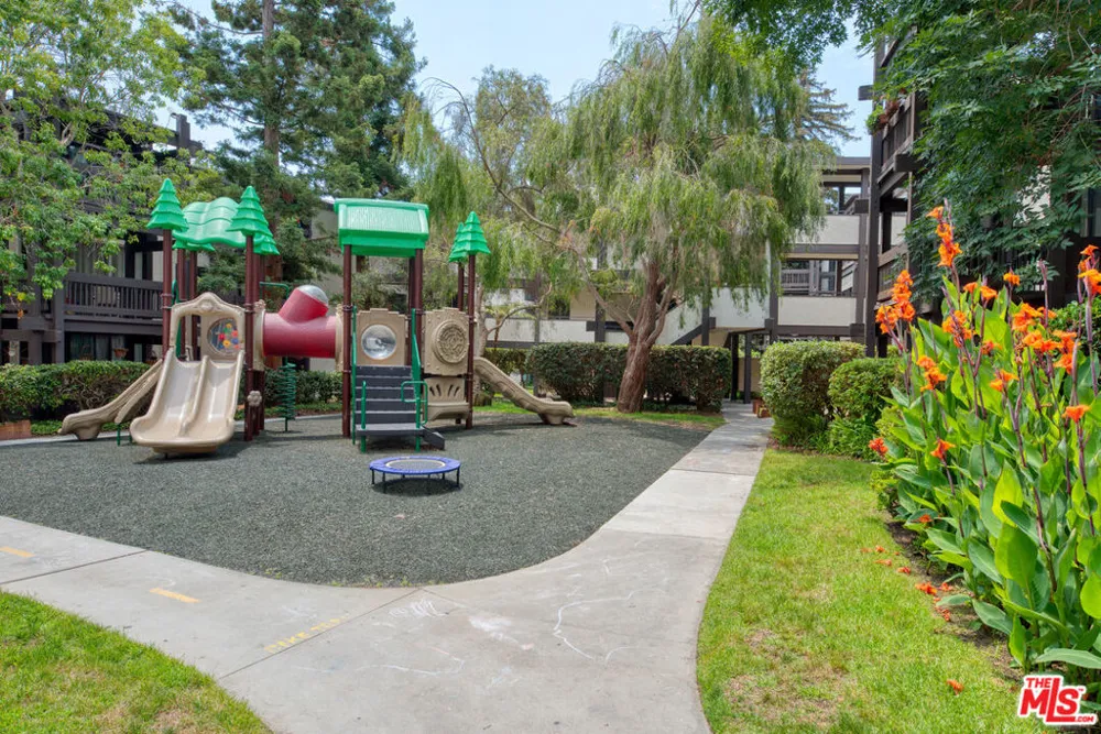 7742 Redlands Street #D3043 Los Angeles, CA 90293