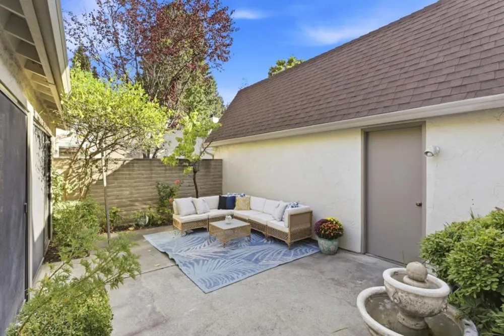 19554 Vineyard Lane Saratoga, CA 95070