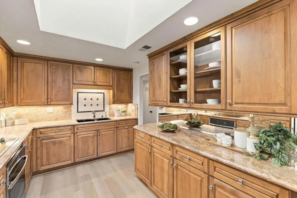 19554 Vineyard Lane Saratoga, CA 95070