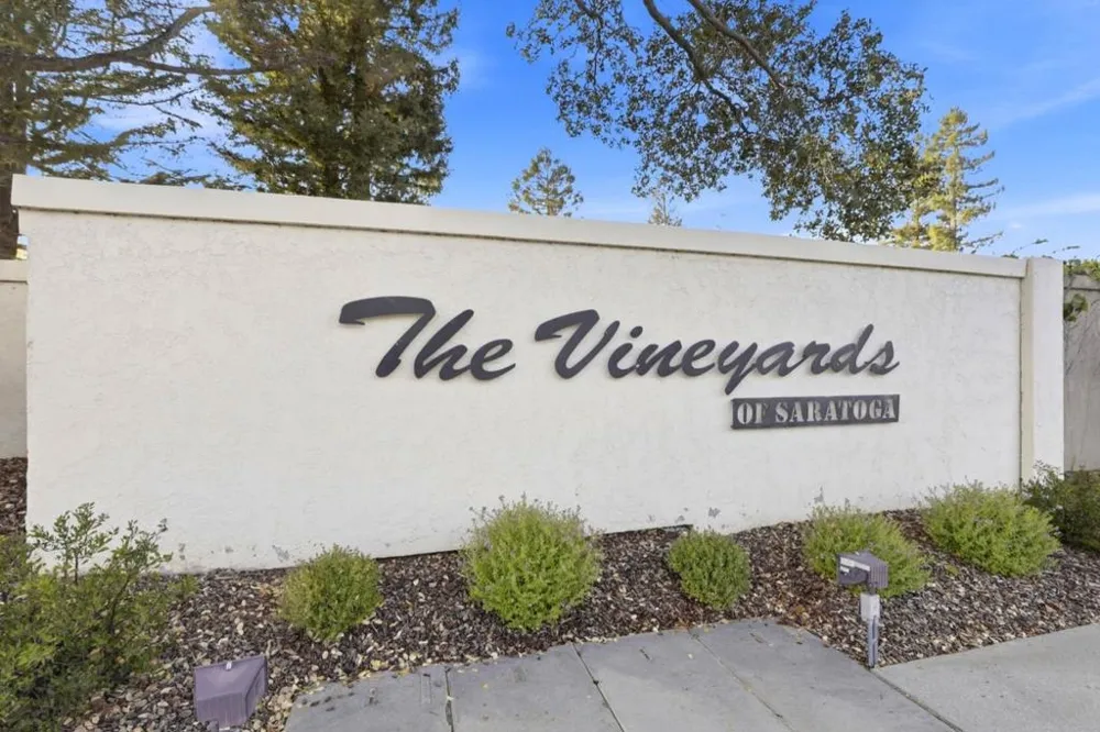 19554 Vineyard Lane Saratoga, CA 95070
