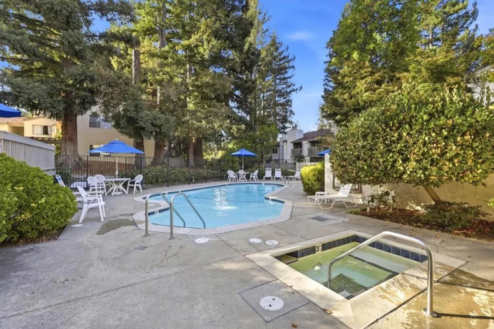 19554 Vineyard Lane Saratoga, CA 95070