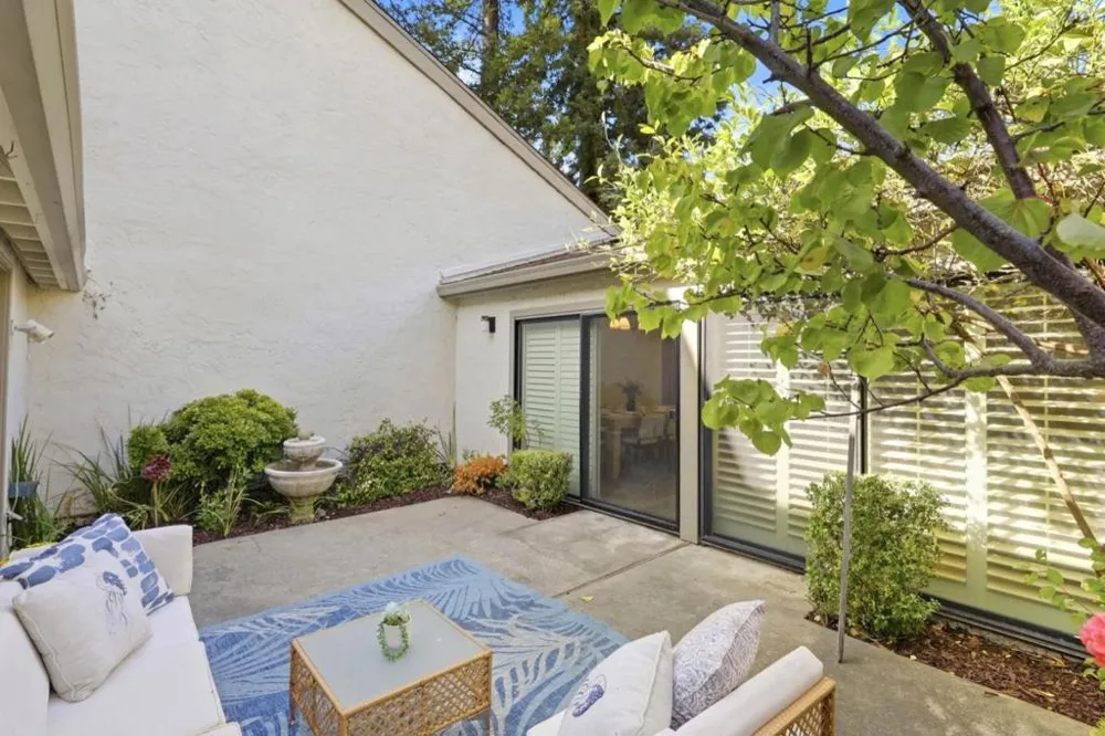 19554 Vineyard Lane Saratoga, CA 95070