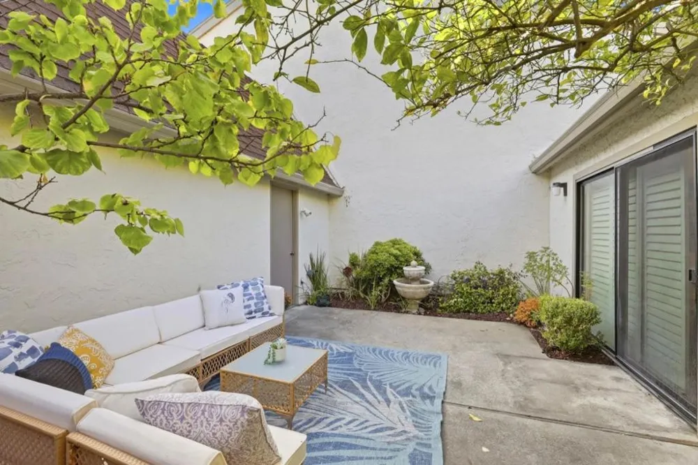 19554 Vineyard Lane Saratoga, CA 95070