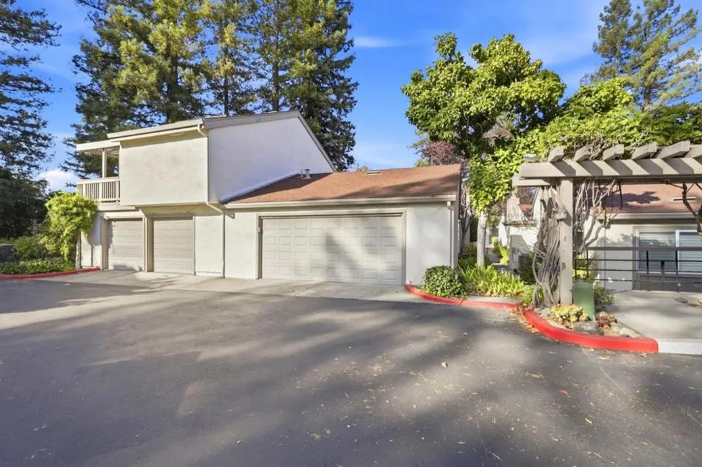19554 Vineyard Lane Saratoga, CA 95070