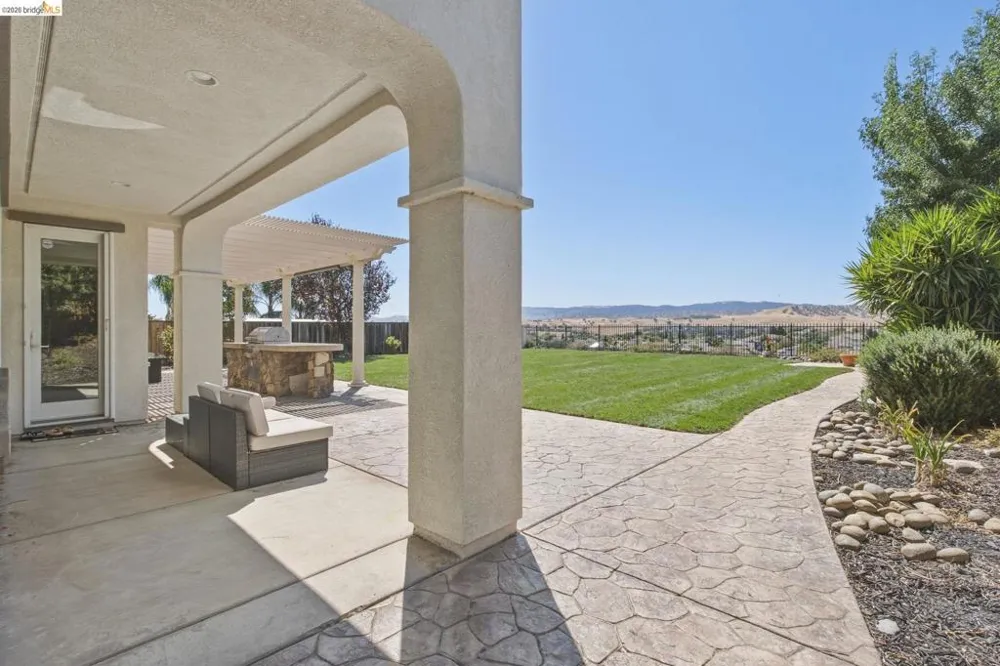 171 E Country Club Dr Brentwood, CA 94513