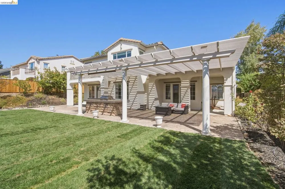 171 E Country Club Dr Brentwood, CA 94513