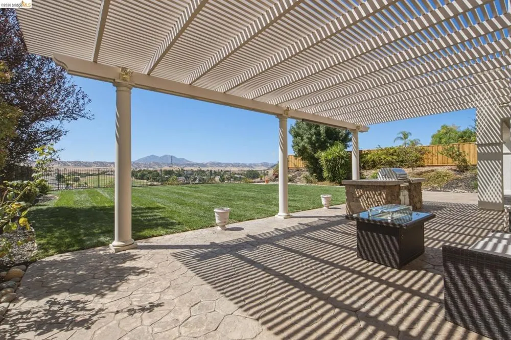171 E Country Club Dr Brentwood, CA 94513