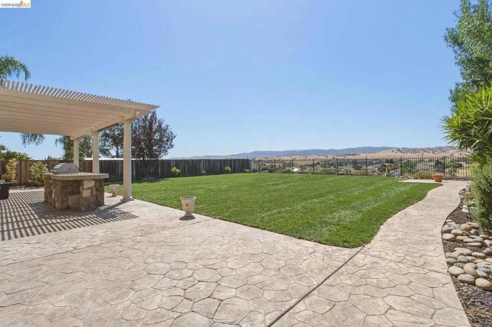 171 E Country Club Dr Brentwood, CA 94513