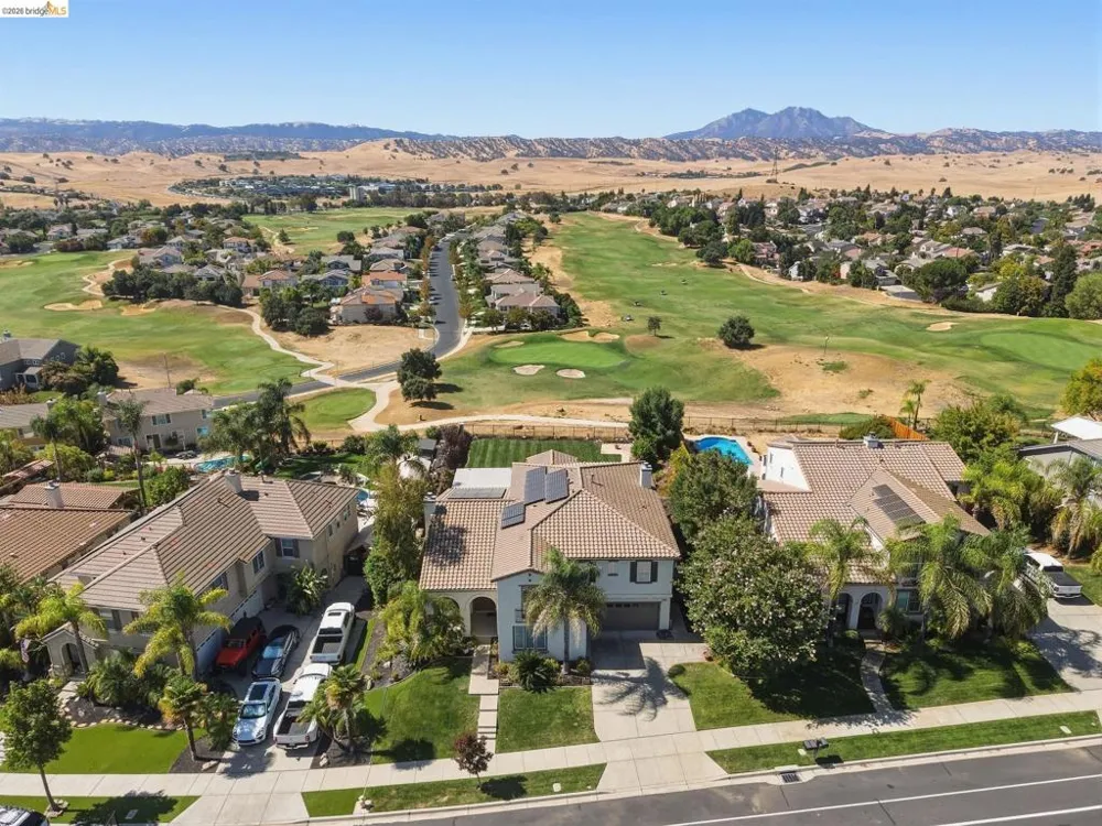 171 E Country Club Dr Brentwood, CA 94513