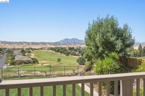 171 E Country Club Dr