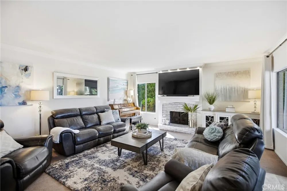5925 E Settler Court Anaheim, CA 92807