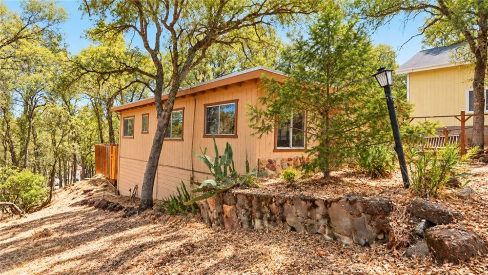 15560 32nd Avenue Clearlake, CA 95422