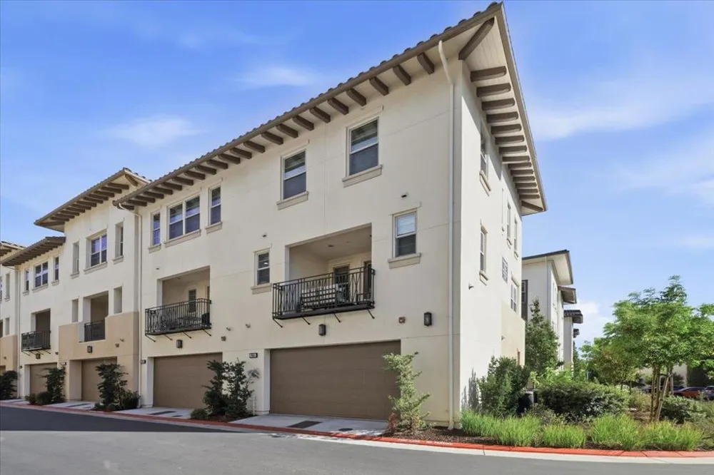 966 Arrowleaf Place San Jose, CA 95131