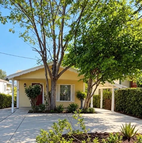 4445 Mont Eagle