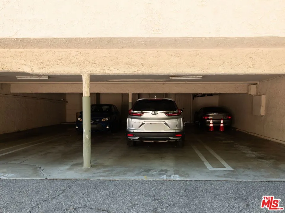5055 Coldwater Canyon Avenue #114 Los Angeles, CA 91423